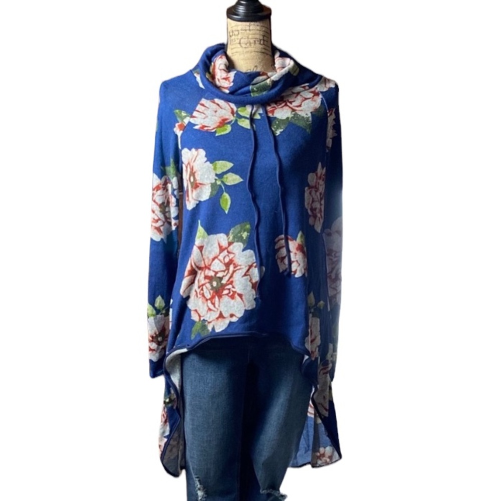 Ten 6 ten blue multicolored floral long sleeved tunic